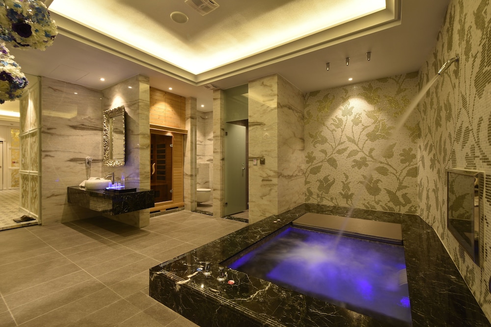 Uher Luxury Resort Hotel 23/50