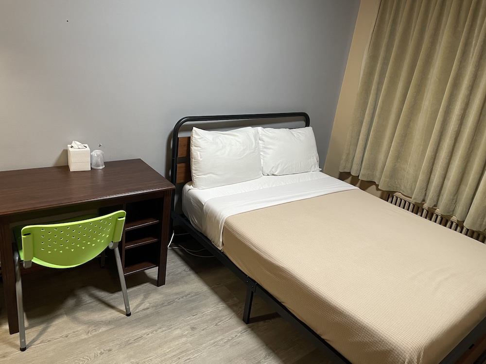 Chinatown Hotel 8/38