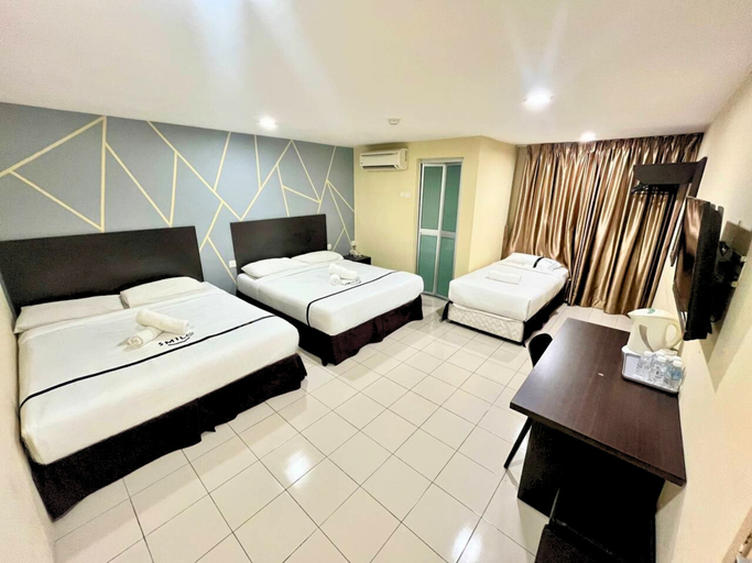 5 Rooms, Family