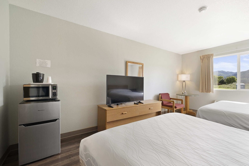 Econo Lodge 18/59