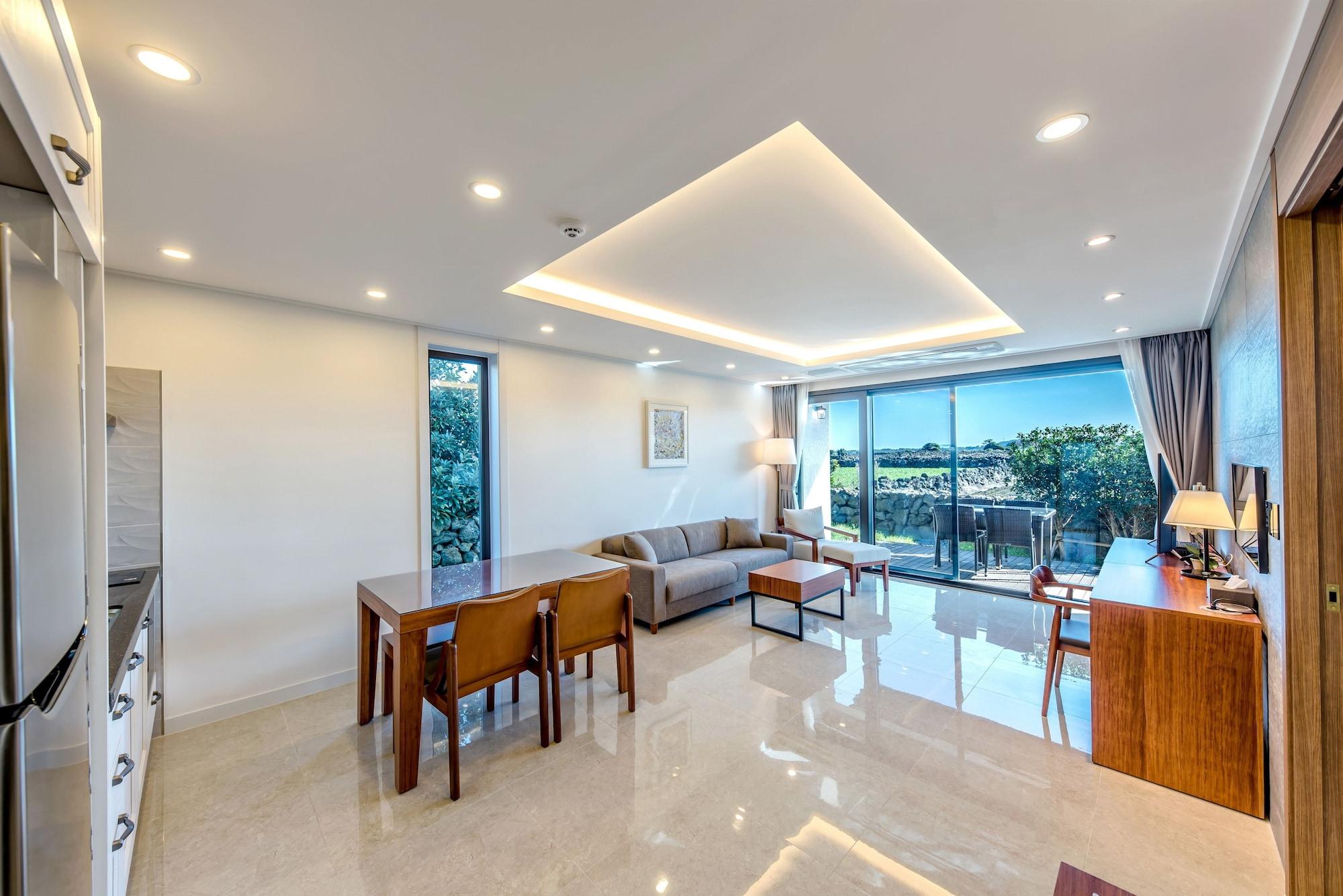 Arts Spa and Pool Villa 38/56