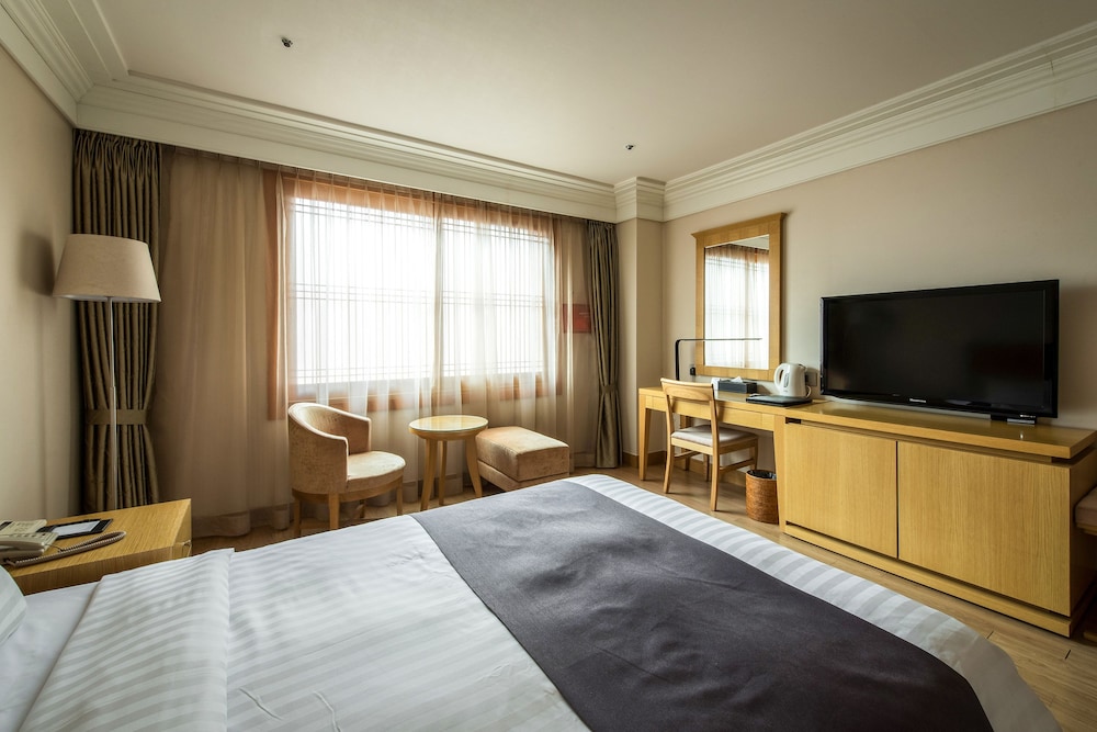 Shangria Beach Tourist Hotel 11/50
