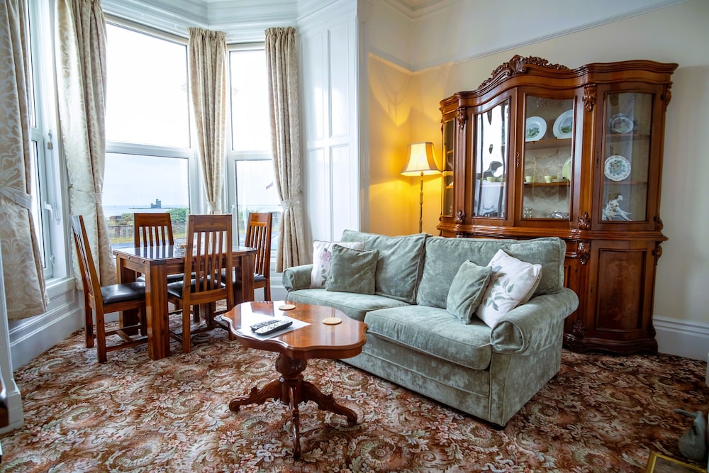 The Town House 20/50