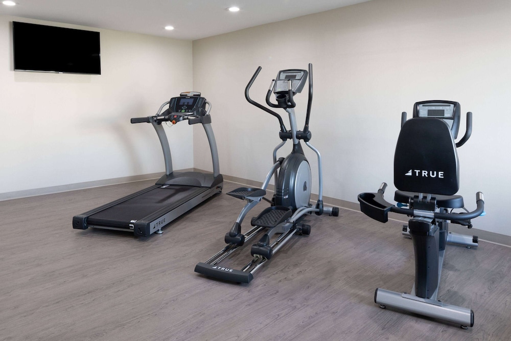 Ramada by Wyndham Modesto Yosemite Area 23/43