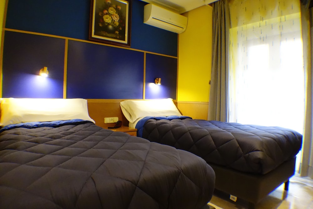 Tripolis Toledo Hostal 2/44