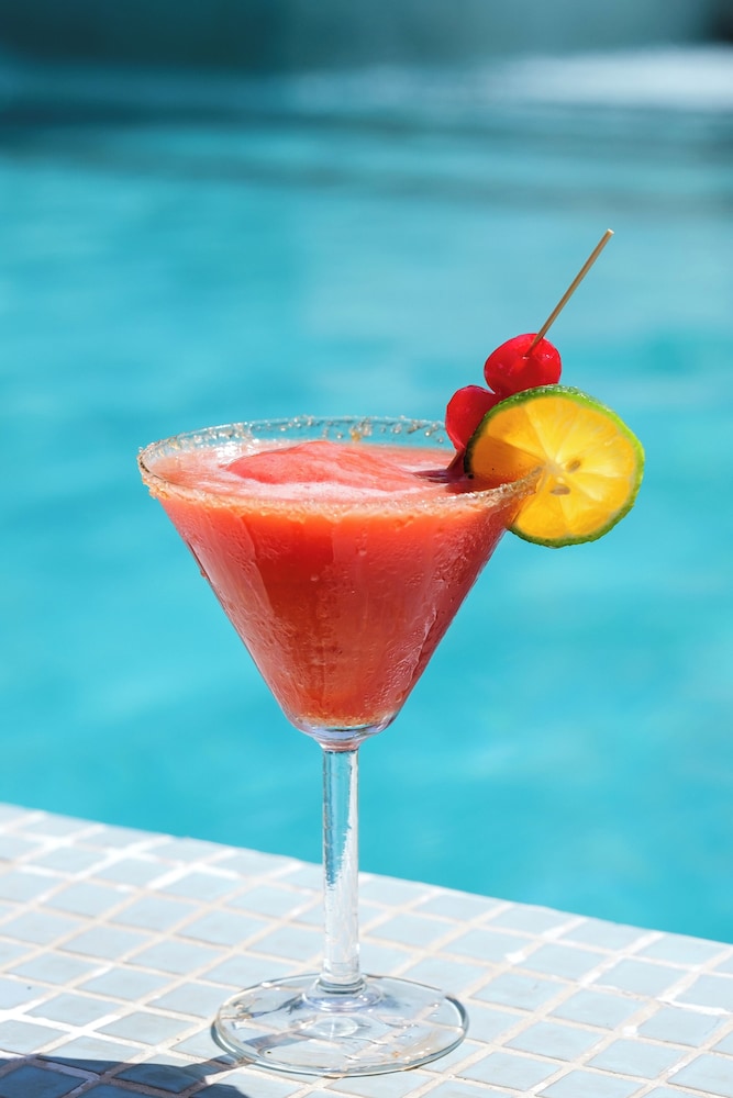 Las Olas Beach Resort 16/50