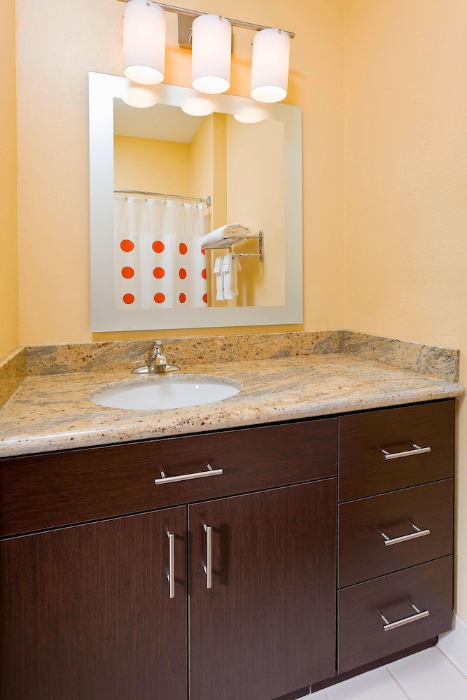 TownePlace Suites Dallas Bedford 16/34