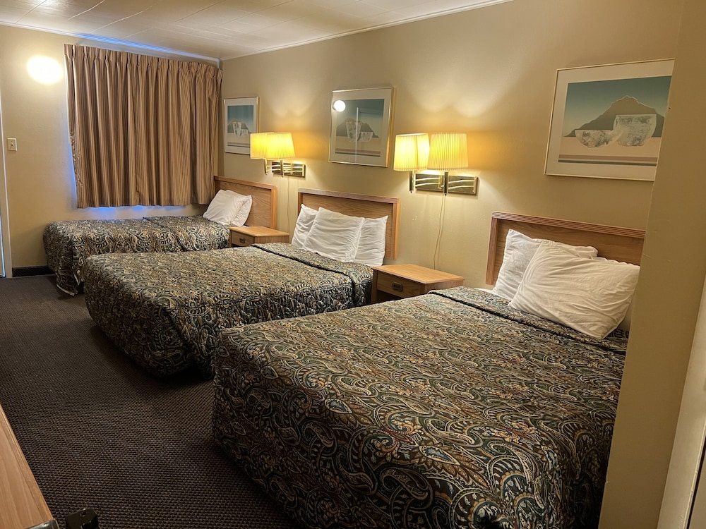 Silver Spur Motel 15/36