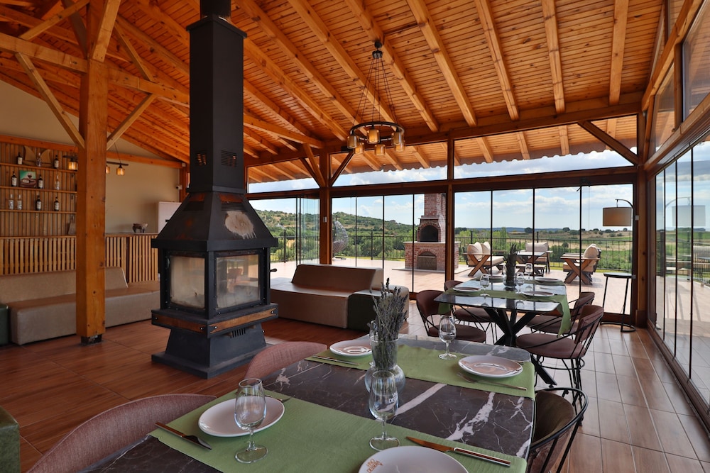 Dessera Vineyards Hotel 20/40