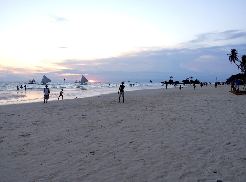 Shore Time Hotel Boracay 54/58