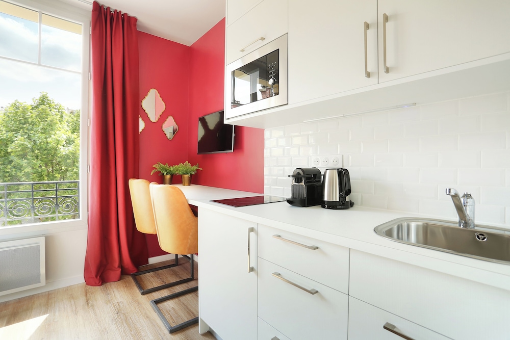 Short Stay Group Eiffel Village Serviced Apartments 50/50