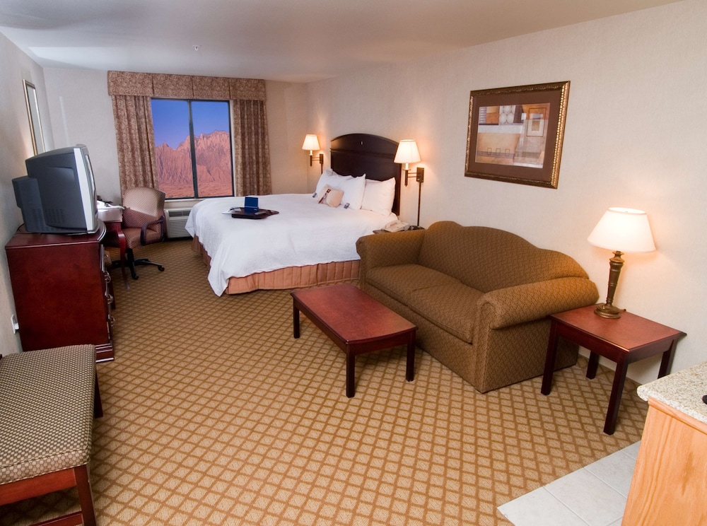 Hampton Inn & Suites Farmington, NM 10/33