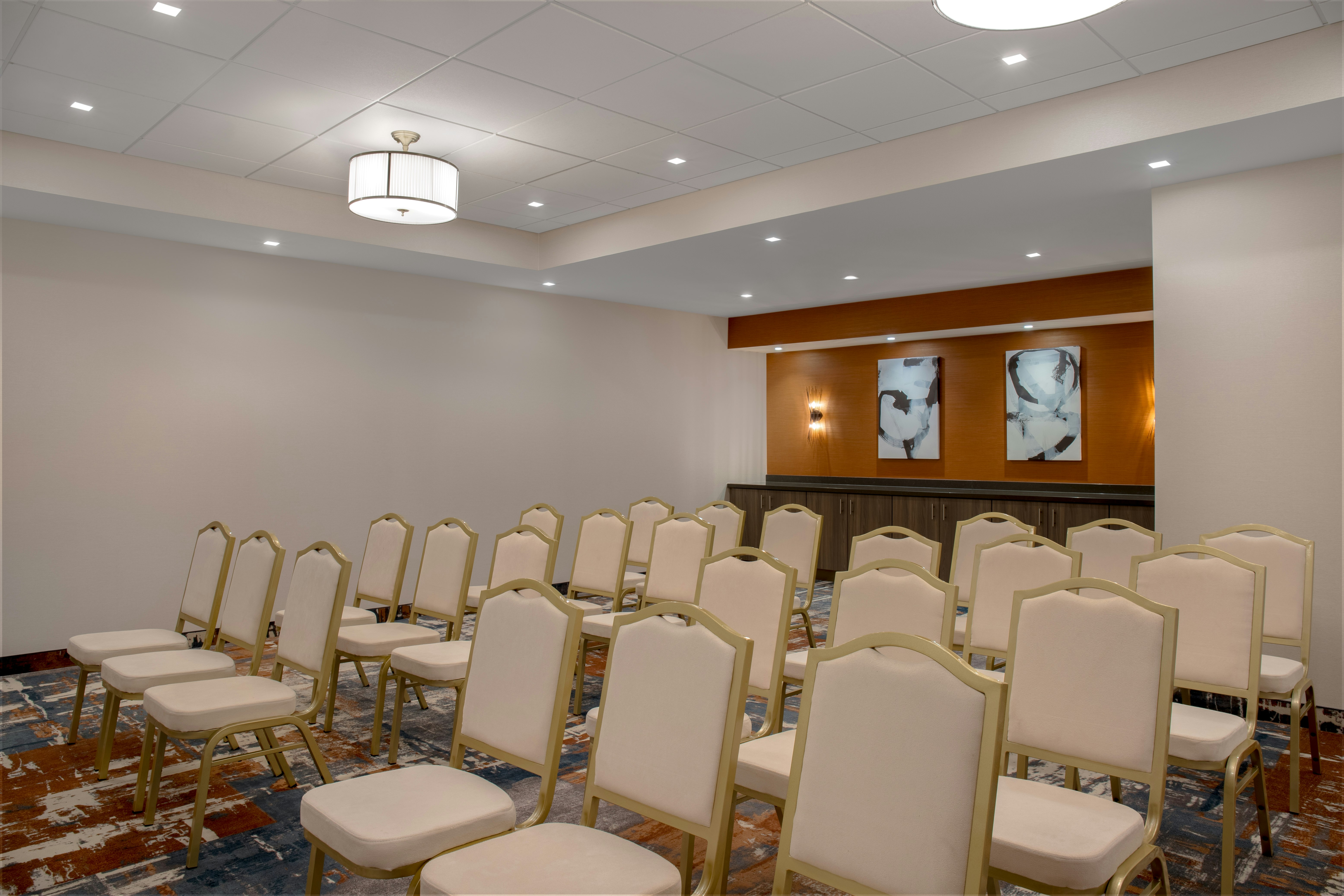 Hampton Inn by Hilton Winnipeg Downtown 17/20