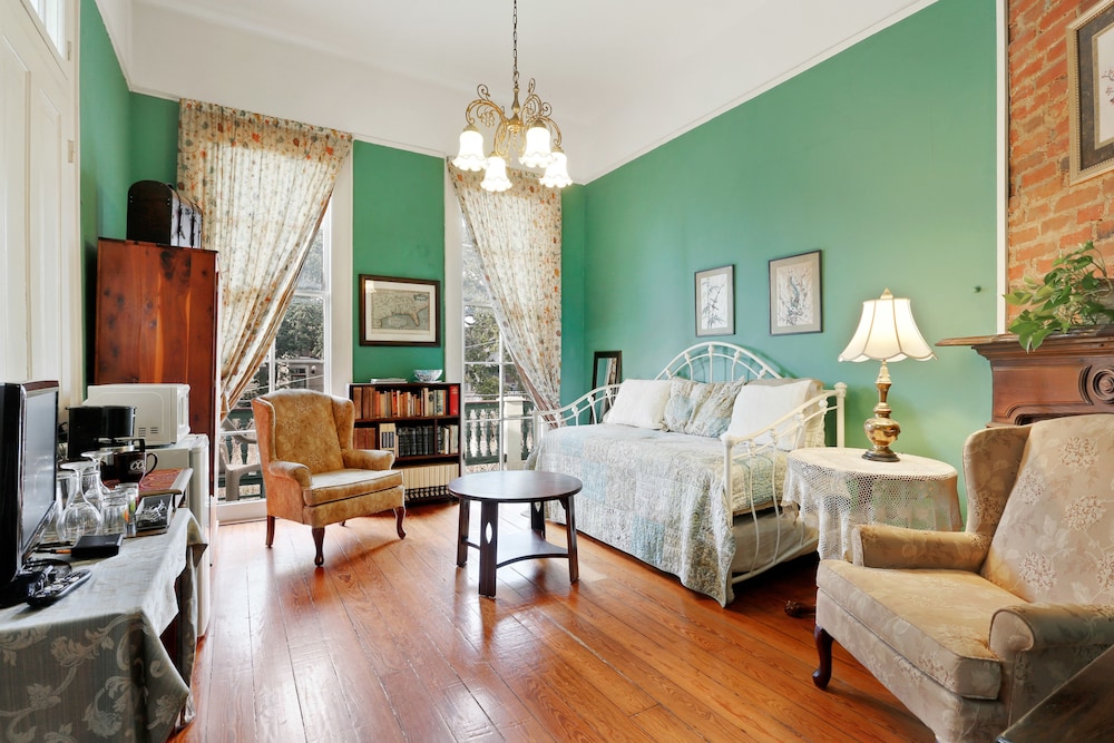 Garden District B&B 24/39