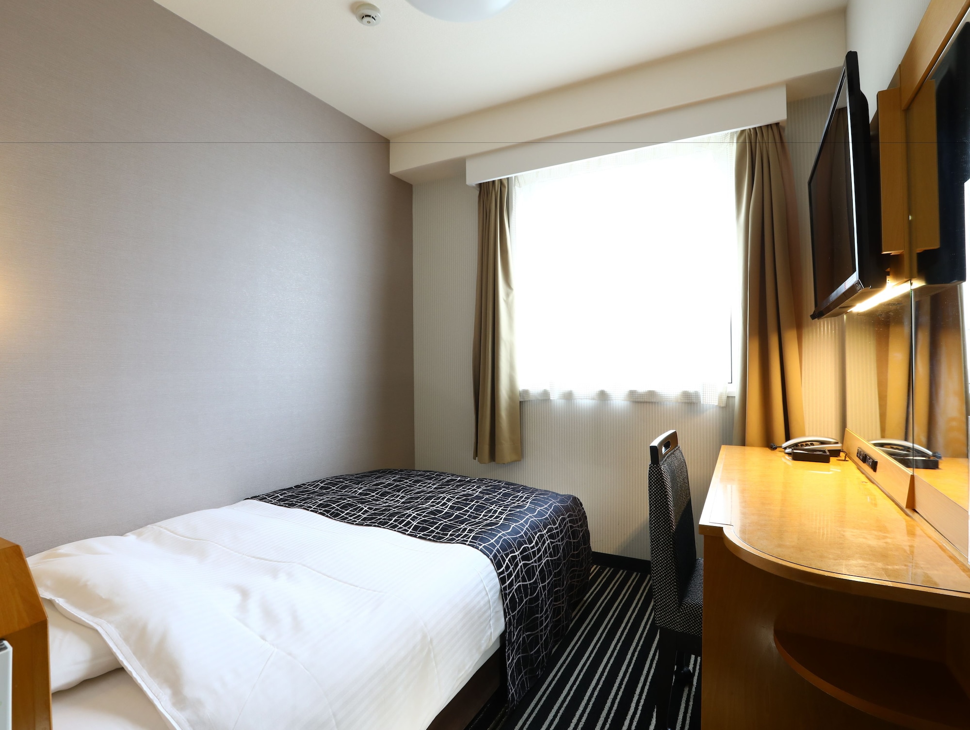 ROOM, SINGLE