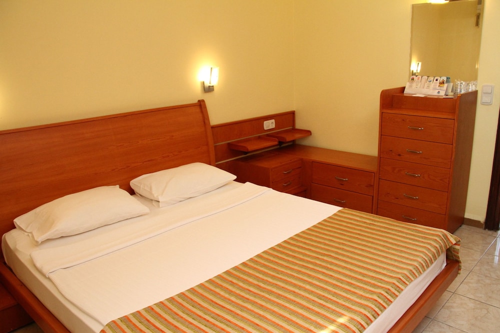 Club Kastalia Holiday Village 14/86