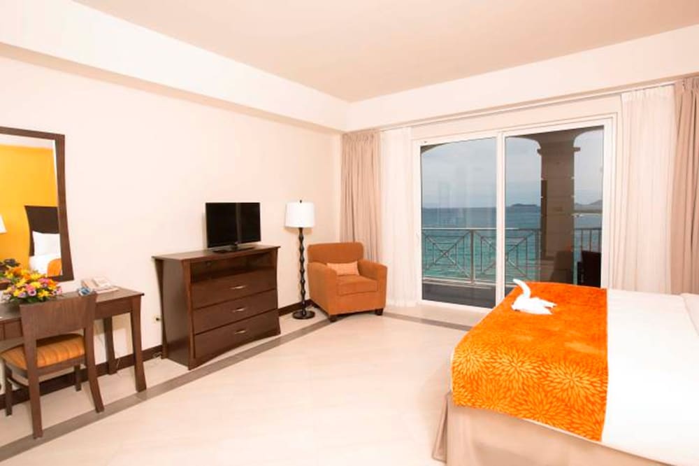 Marias By the Sea Hotel 35/44