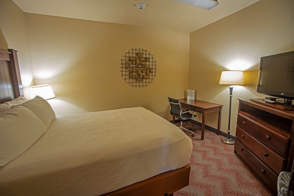 Best Western Plus Cimarron Hotel & Suites 18/41