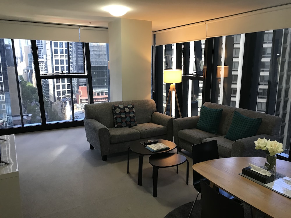 Winston Apartments 37/67