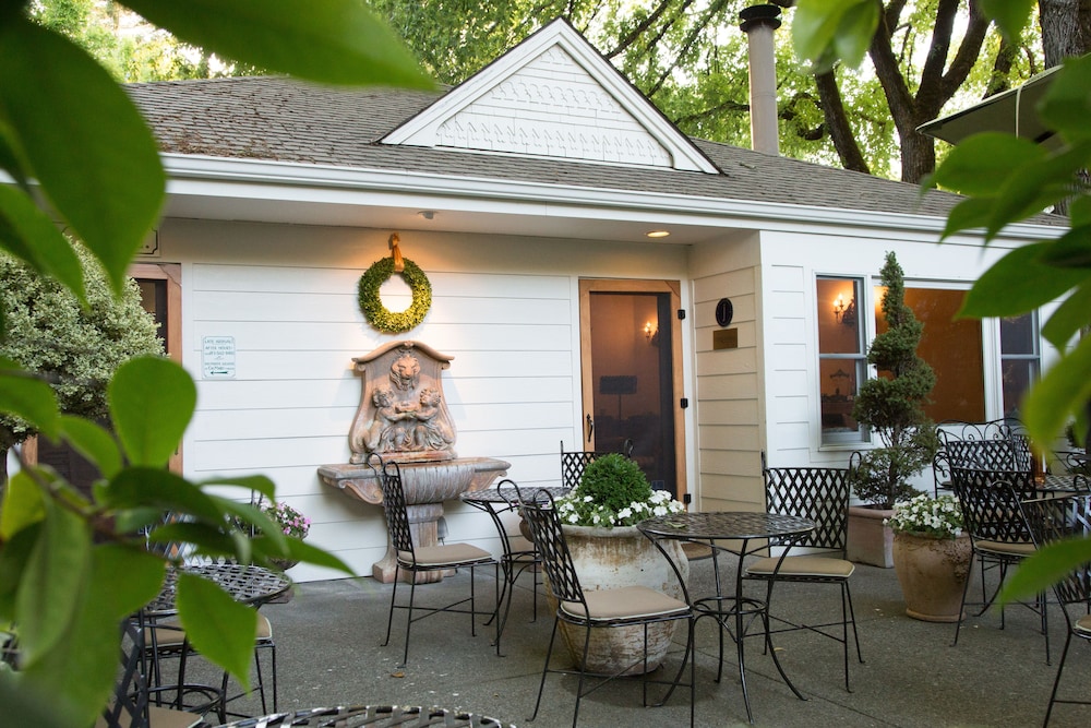 Cottage Grove Inn 44/62