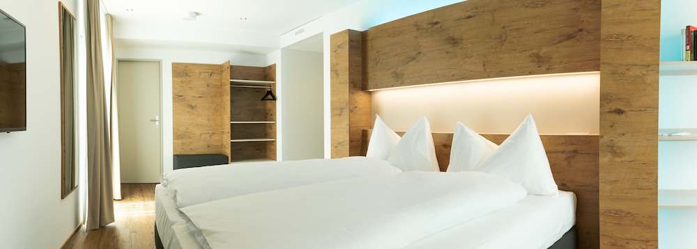 Jet Hotel Zurich Airport 11/45