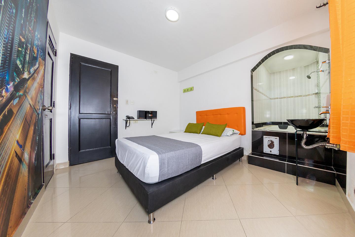 Classic, Suite, Street View