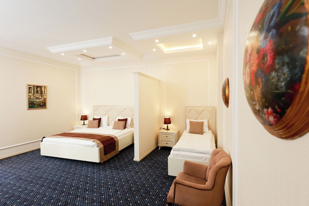 East Legend Hotel 10/50