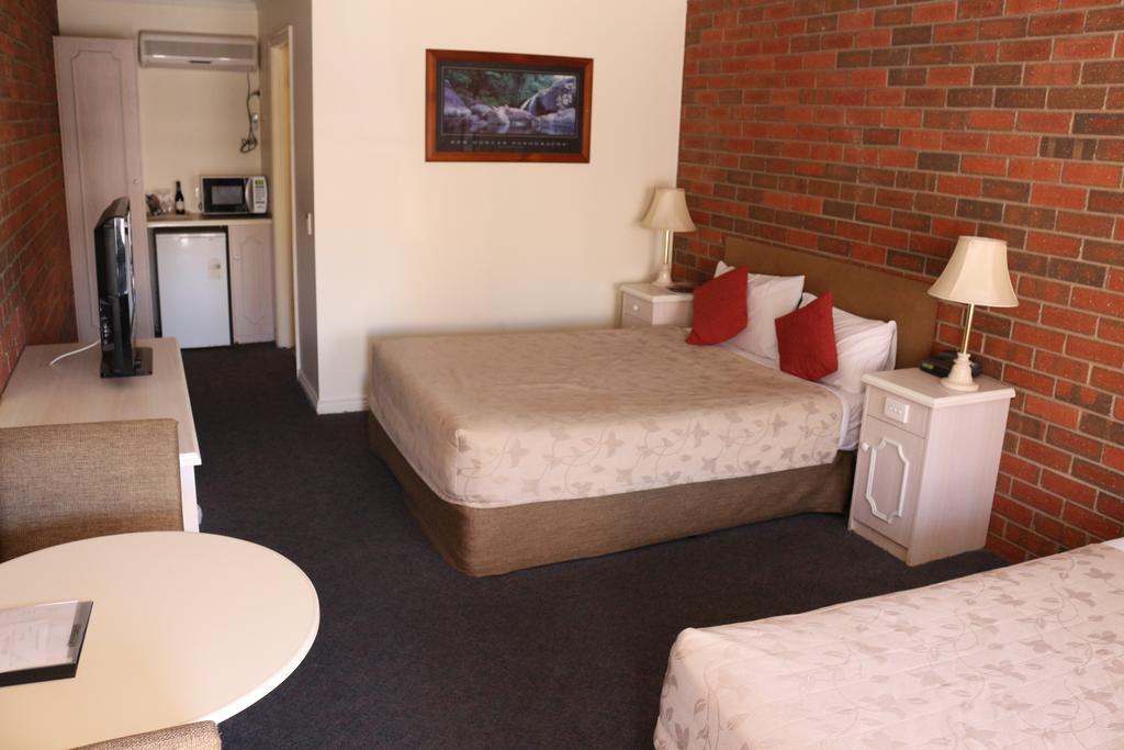 BENDIGO HAYMARKET MOTOR INN 25/27