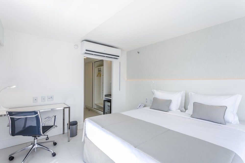 Deluxe, Queen Bed, Sea View