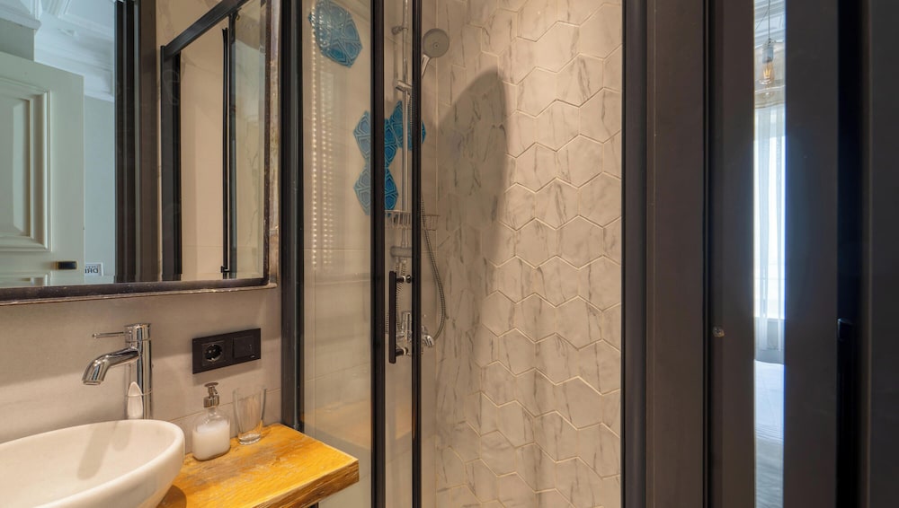 Taksim Avenue Hotel 48/50