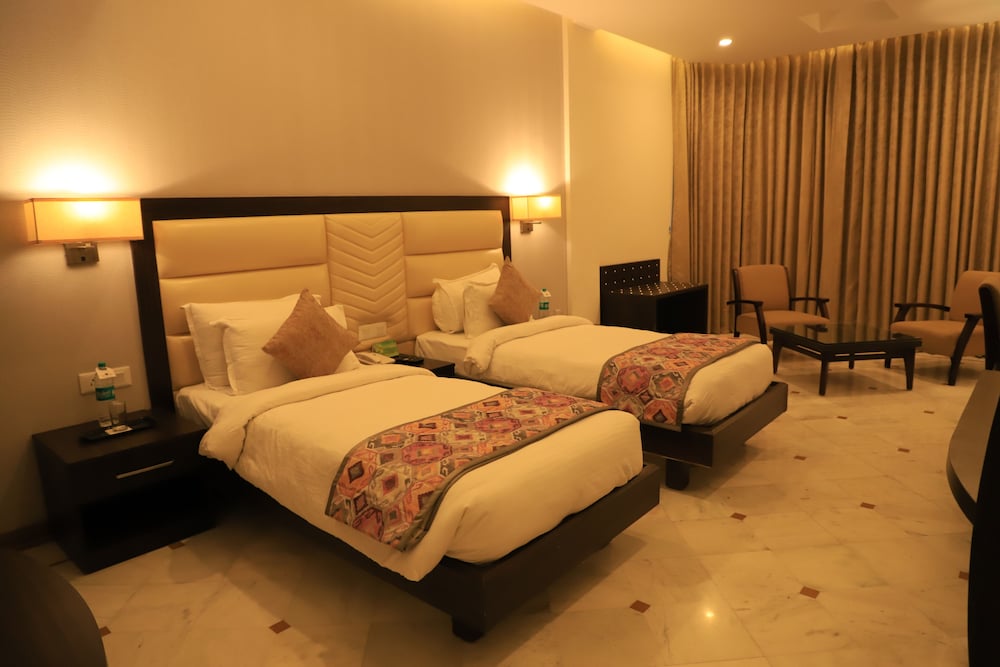 Hotel Natraj 12/35