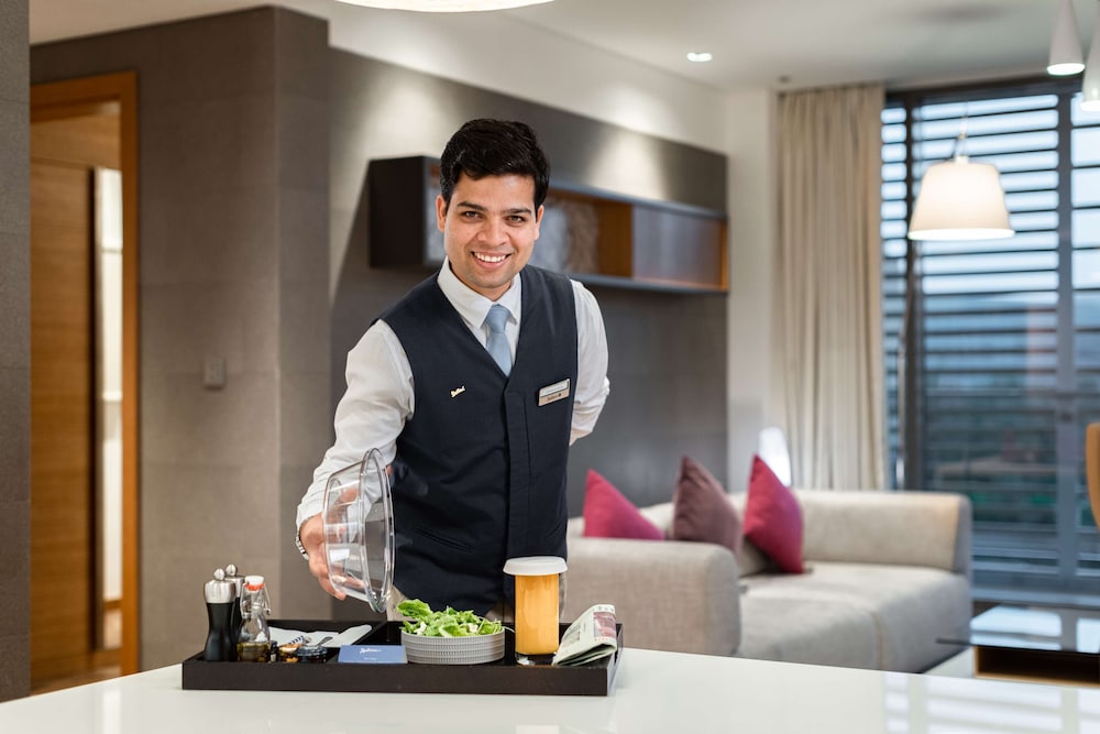 فندق وريزيدنس راديسون بلو ، حي السفارات الرياض(Radisson Blu Hotel Residence Riyadh Diplomatic Quarter) 11/68