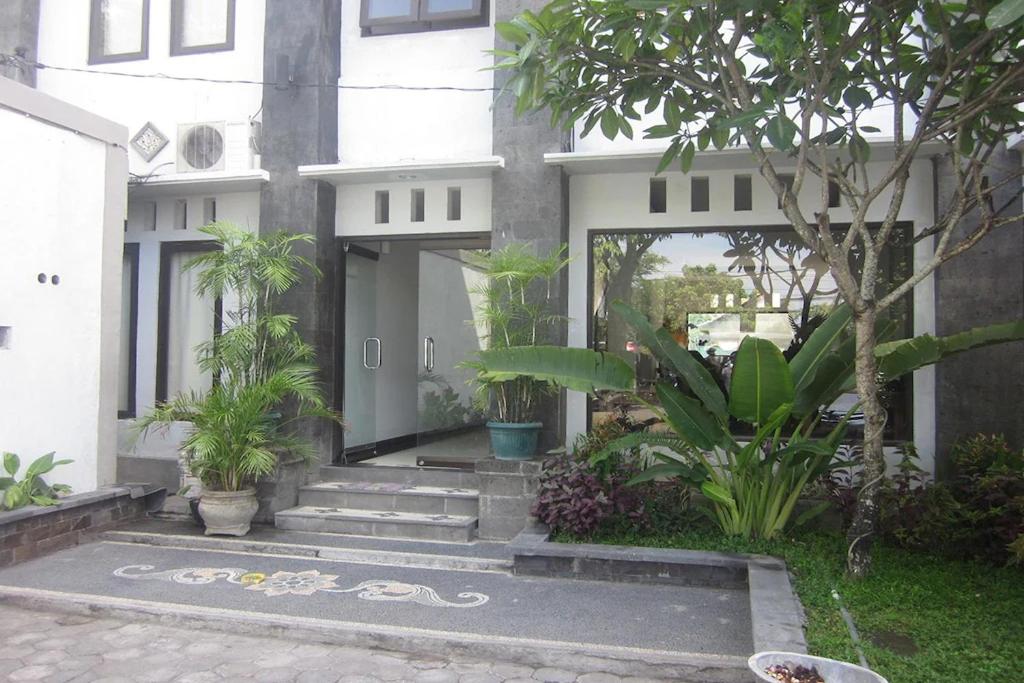 Hotel Warta Dua 16/19