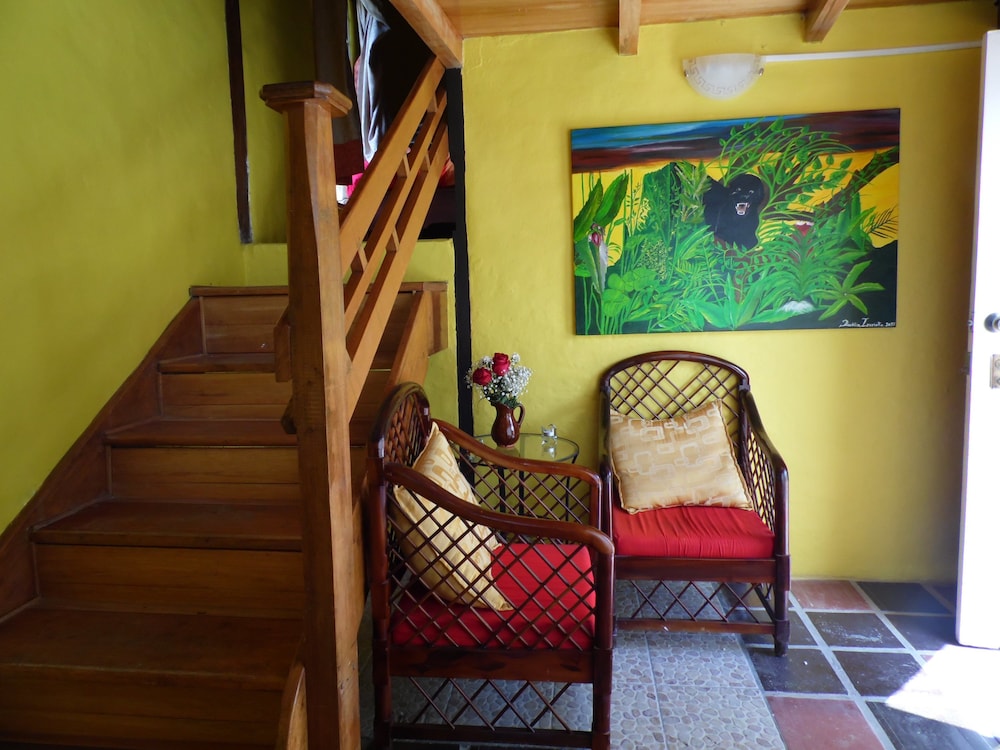 La Casa Amarilla 17/42