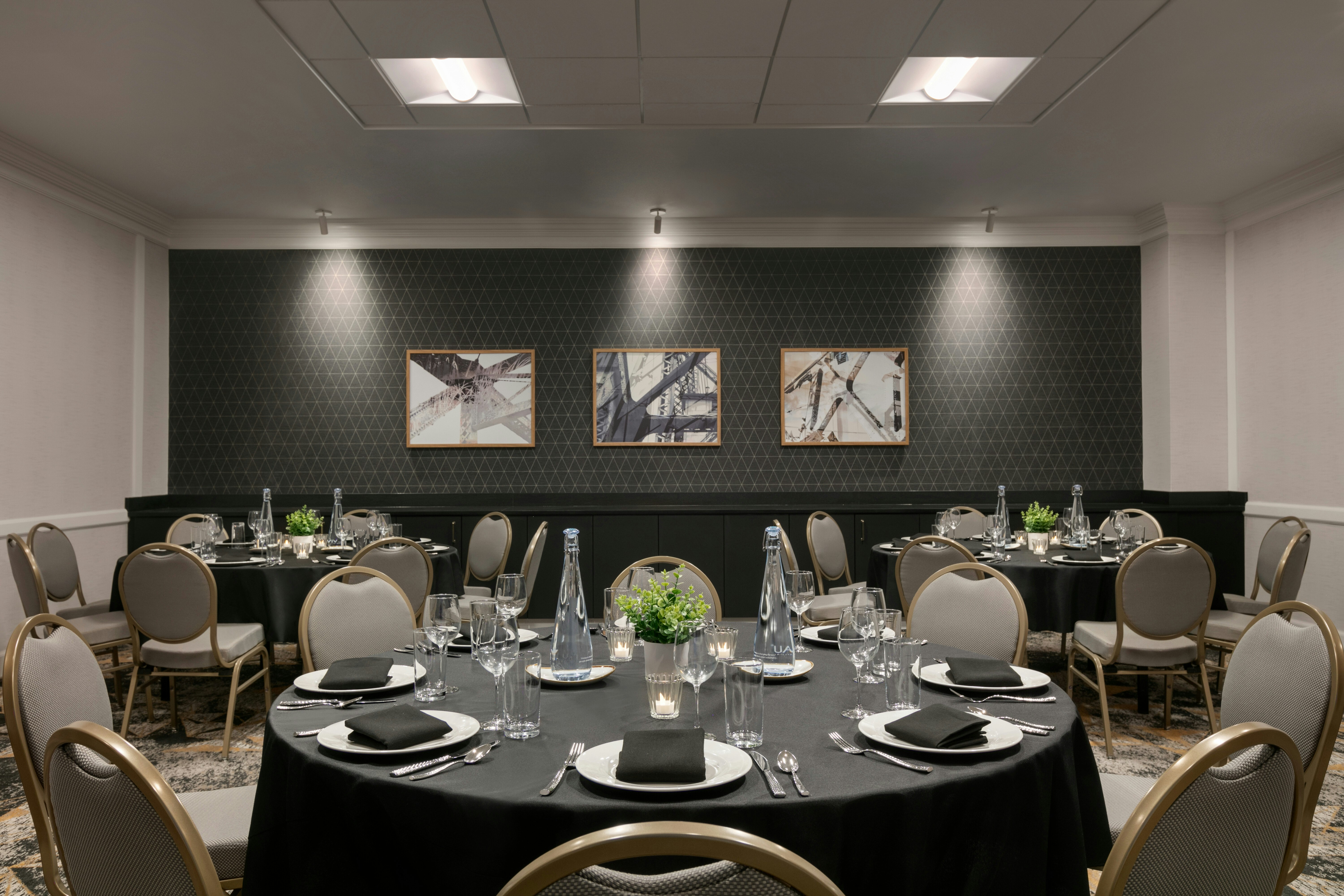 Doubletree By Hilton Canton Downtown 24/30