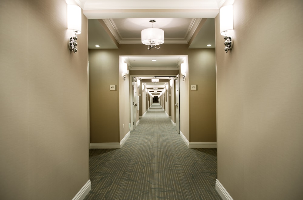 Ayres Hotel Fountain Valley 17/49