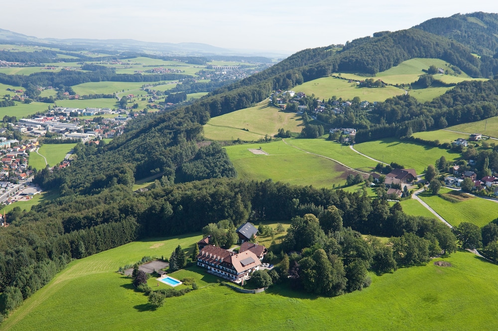 Hotel Schoene Aussicht 38/50