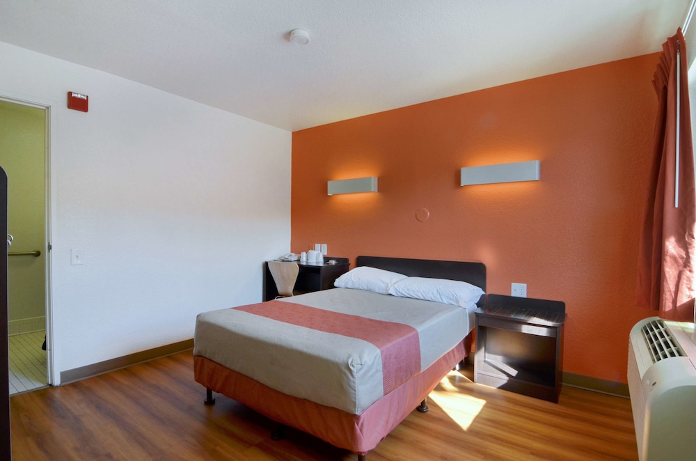 Motel6 Palm Desert, CA - Palm Springs Area 20/37