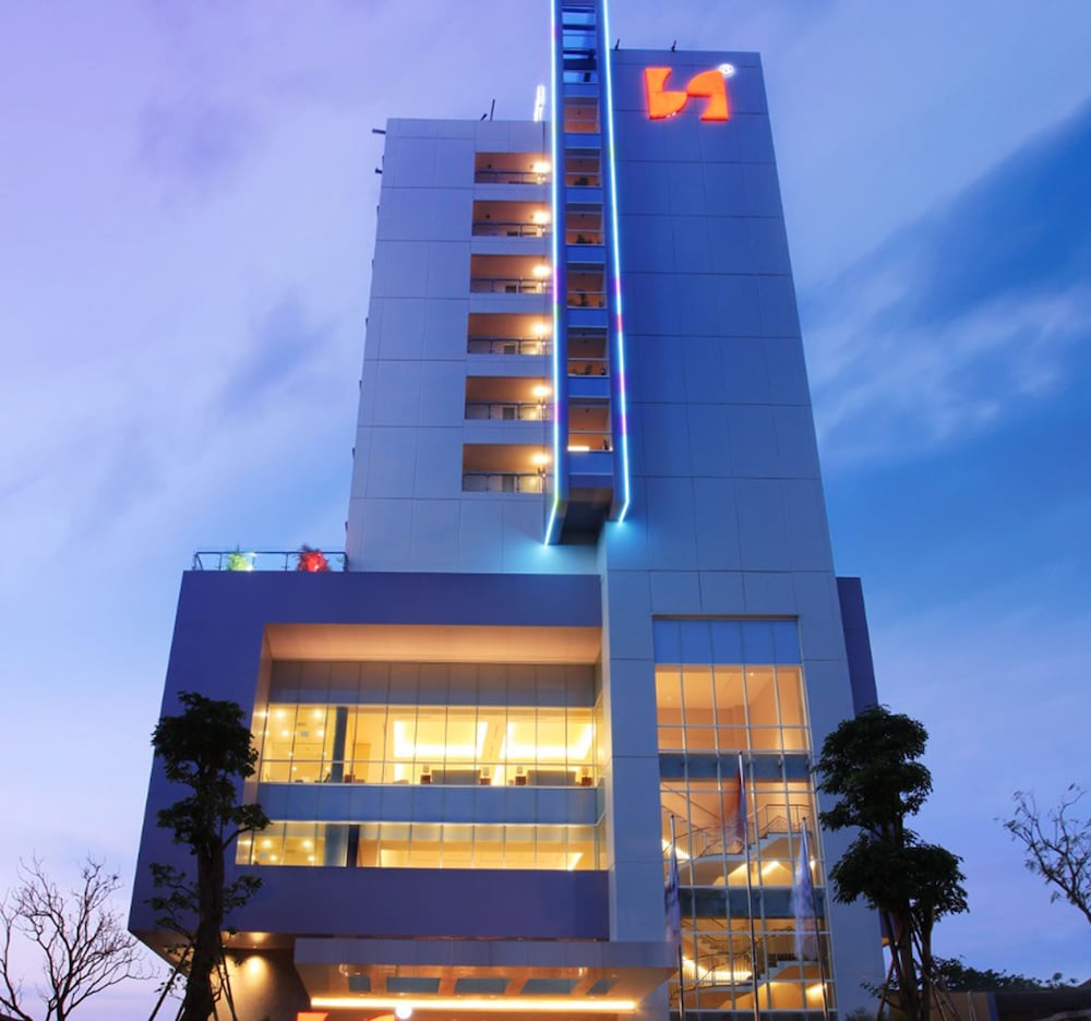 Swiss Belinn Manyar in SURABAYA