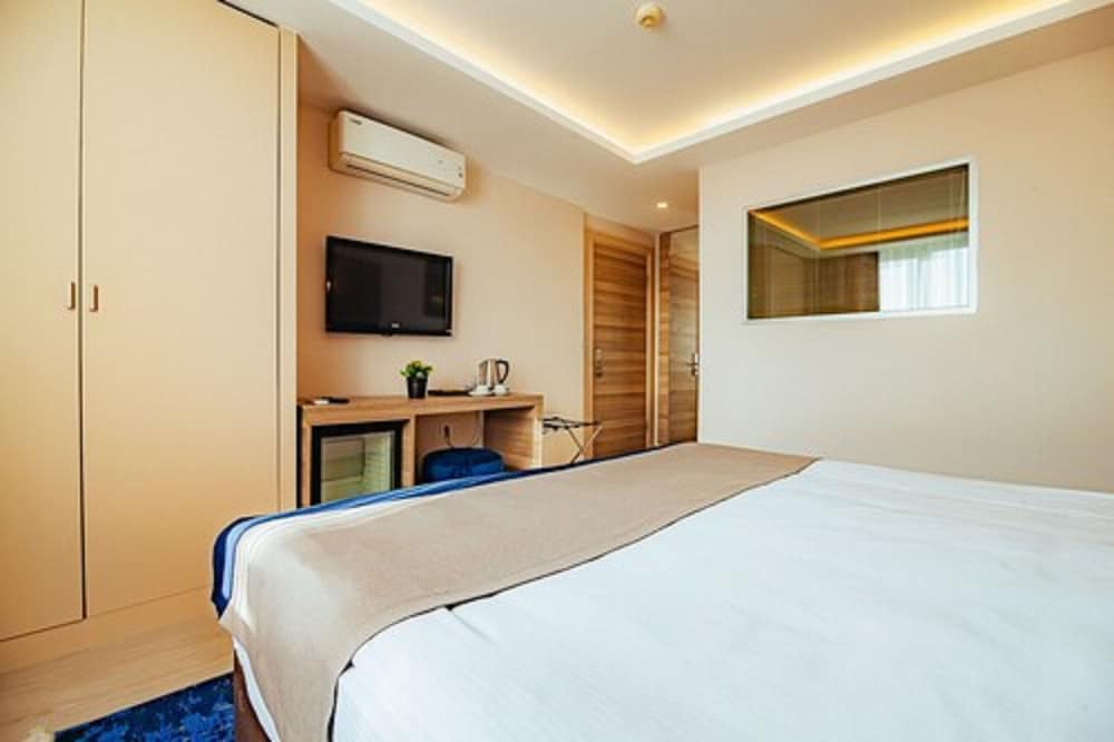 غرفة ديلوكس بسرير كوين، Comfort Beige Hotel 8/10