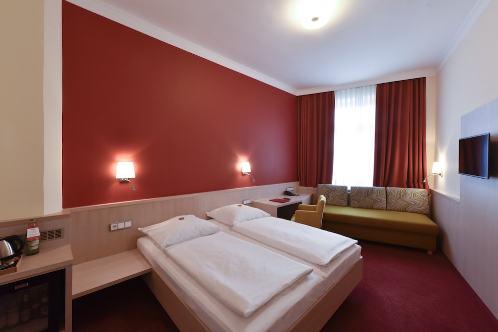 City Partner Hotel Adria 54/84