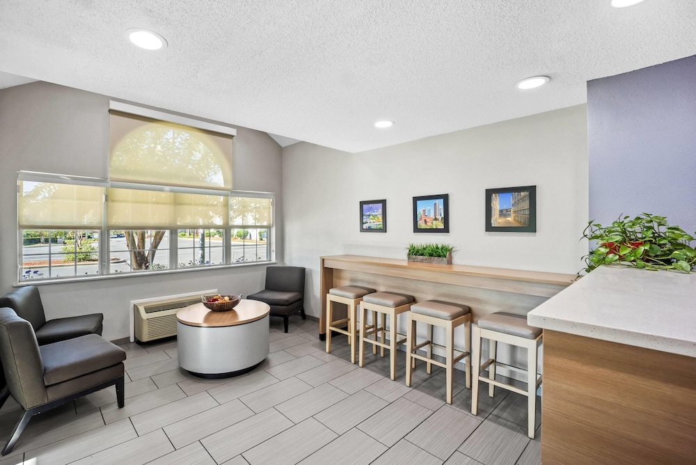 Microtel Inn Greensboro 39/54