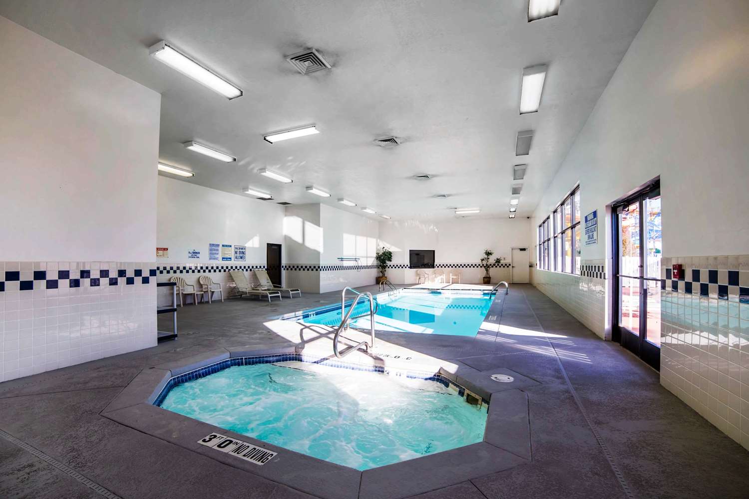 Quality Inn Draper near Salt Lake City 17/25
