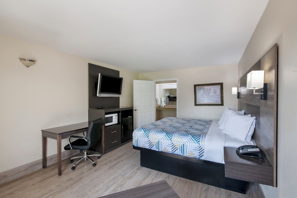 Motel6 Macon, GA - I-475 32/53