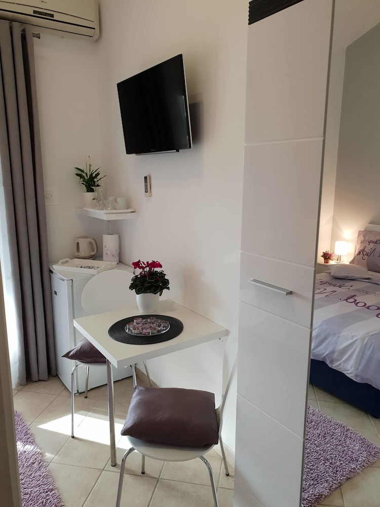 PETRA APARTMENTS 21/40