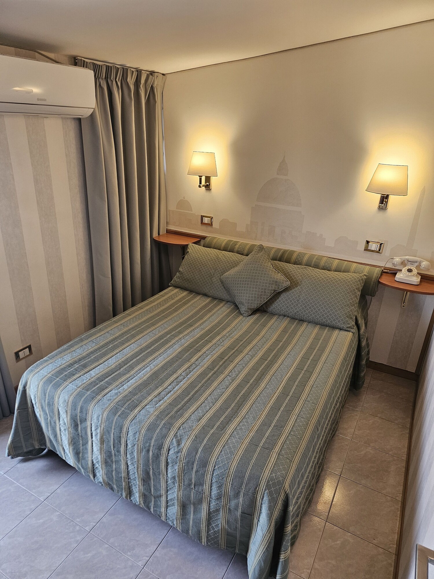 ECONOMY, DOUBLE BED