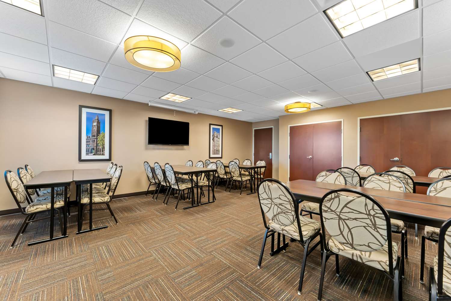 Comfort Inn and Suites Avera Southwest Sioux Falls SD 34/37
