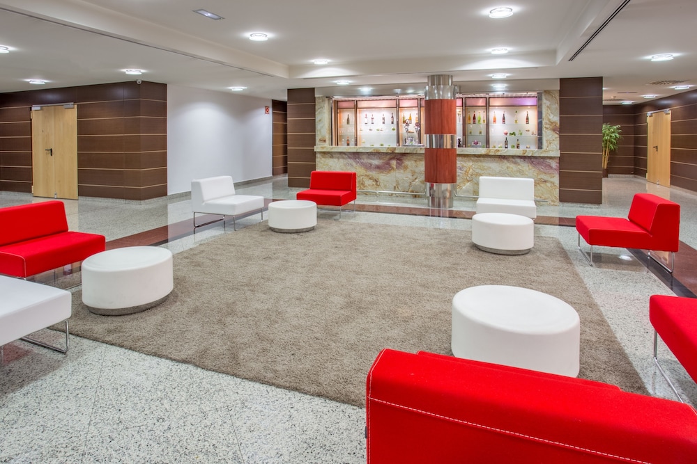 Crowne Plaza Madrid Airport Hotel 41/76