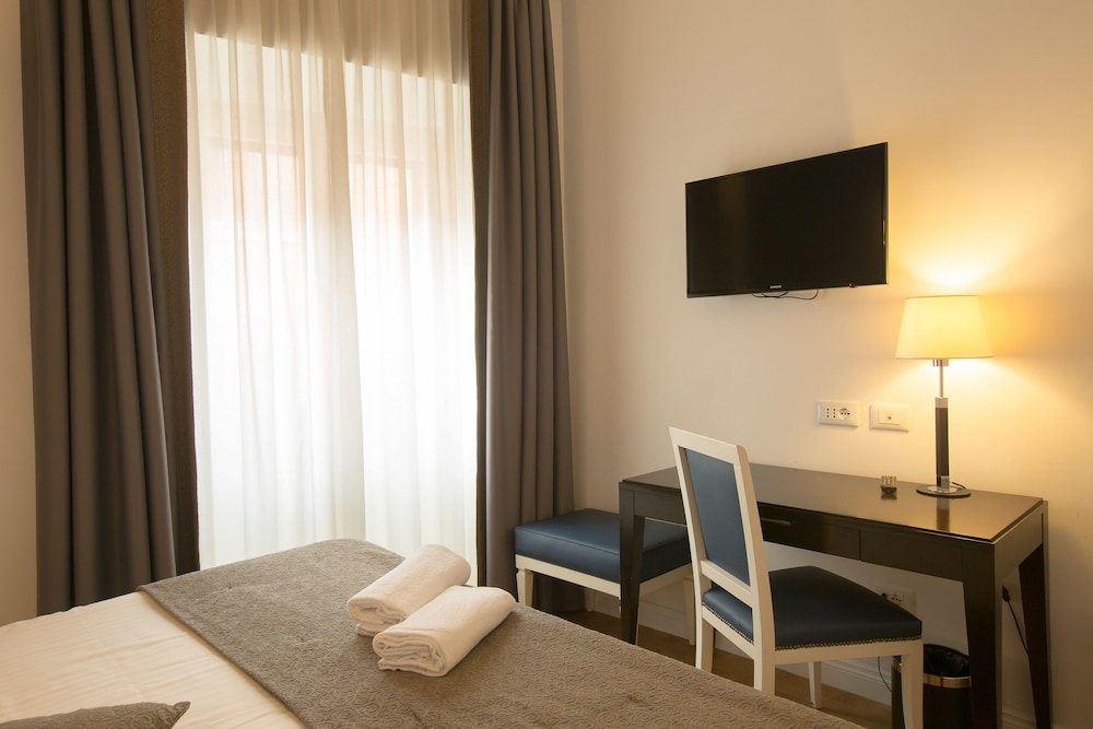 FLORIS HOTEL 25/73