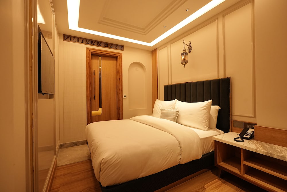 Hotel Singh Empire Dx 15/50